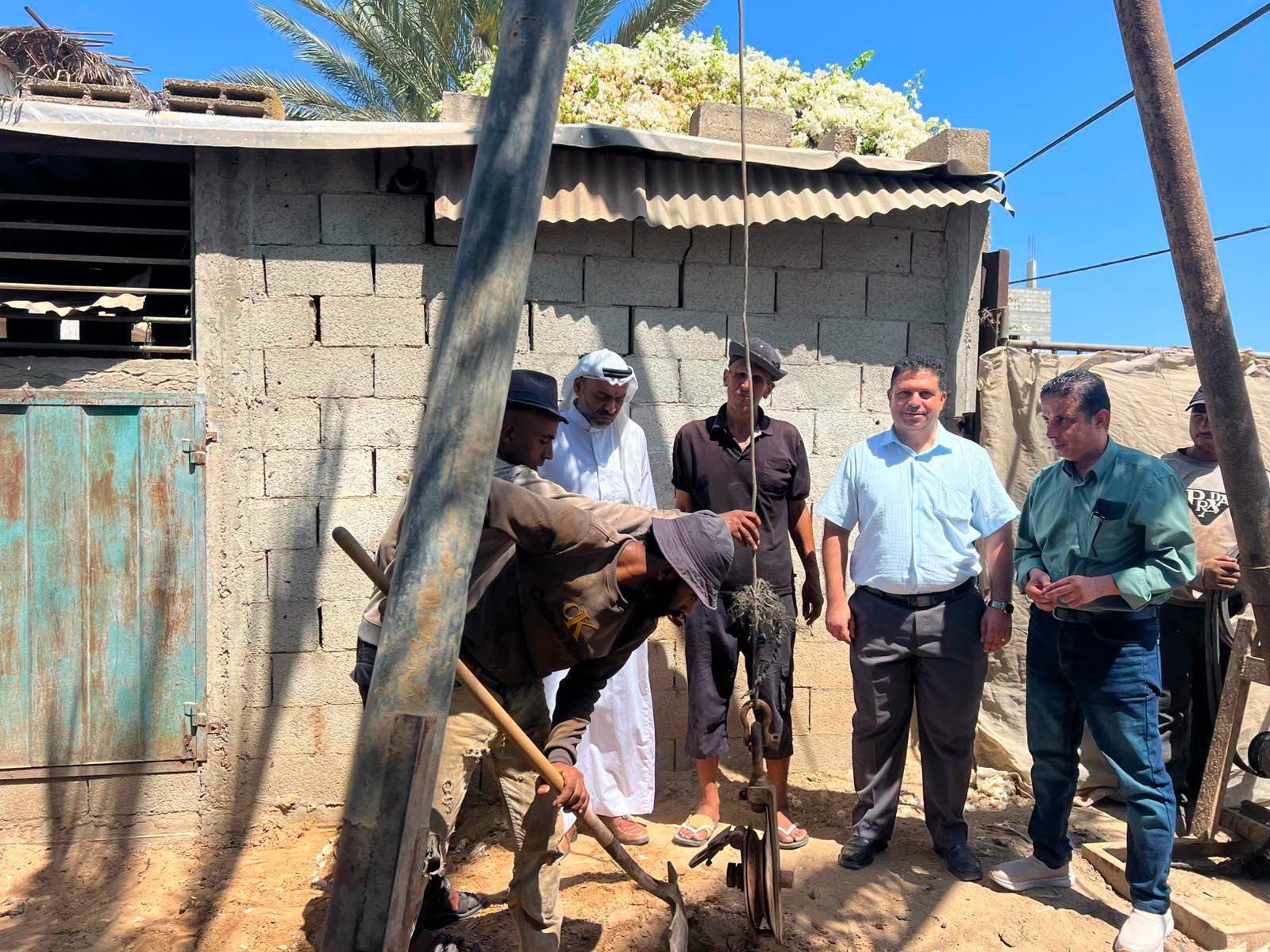 بلدية الزوايدة تواصل أعمال صيانة وتطوير شبكات المياه الرئيسية وتوصيل الآبار الجوفية